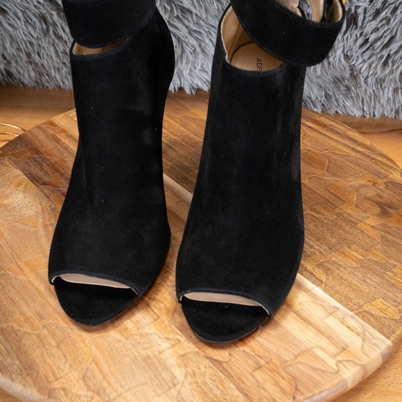 Size 8.5 - Adrienne Vittadini Gail Black Suede Leather High Heels Peep Toe Shoes - Picture 2 of 8